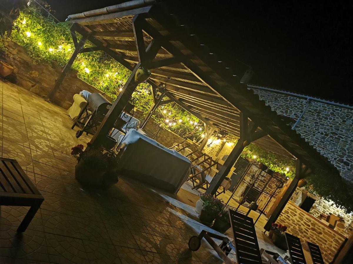 Mes Maisons Gardoises, Two Gites Sleeping 13 With Two Private Pools, Kids Room, Laundry, Disco, Free Wifi, Linen And Dog'S Are Welcome Gagnières 外观 照片