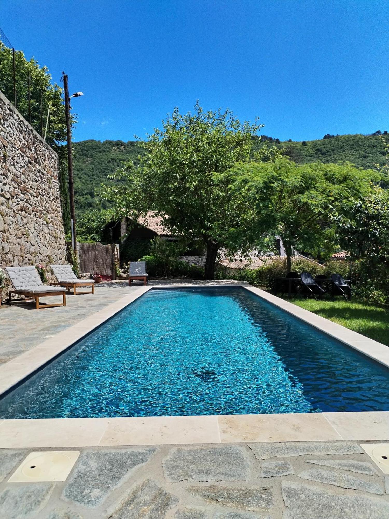 Mes Maisons Gardoises, Two Gites Sleeping 13 With Two Private Pools, Kids Room, Laundry, Disco, Free Wifi, Linen And Dog'S Are Welcome Gagnières 外观 照片